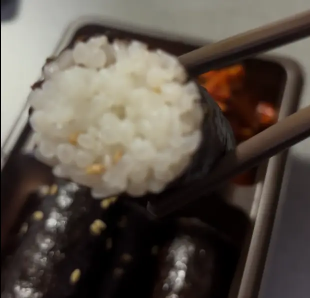 겟모닝충무꼬마김밥 김밥조각