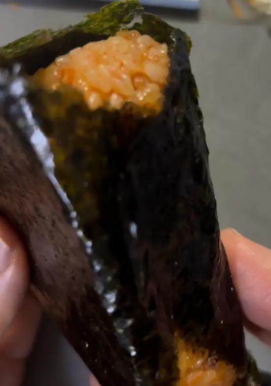 떡갈비전주비빔빅삼각김밥 포장벗긴사진