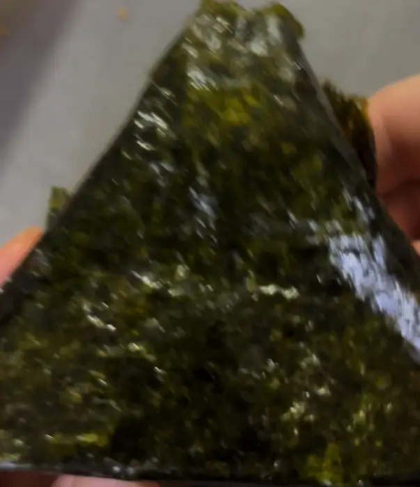 매콤돈까스빅삼각김밥 포장벗긴사진